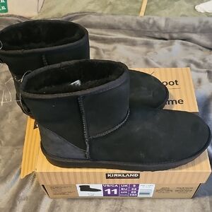 Kirkland Signature Black Boots
